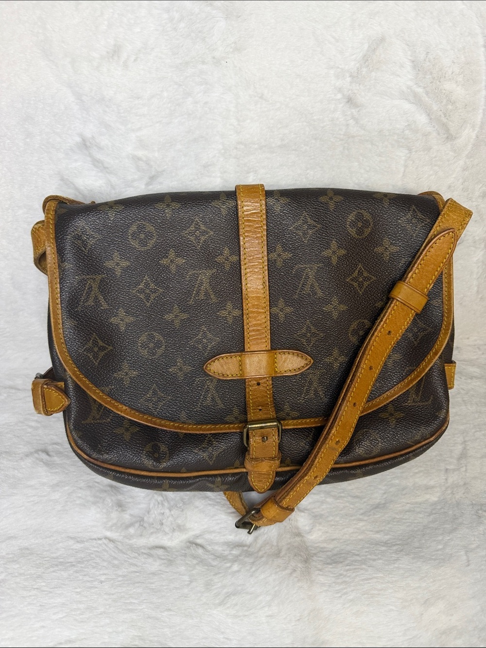 Louis Vuitton Saumur PM Monogram Canvas Messenger/Crossbody Bag